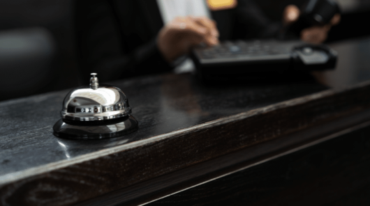 Hotelería domina el mantenimiento y mejora la experiencia del cliente.