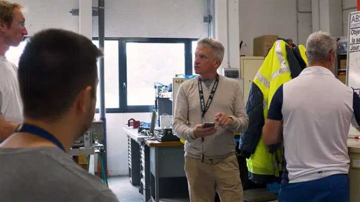 babolat-maintenance-team-meeting